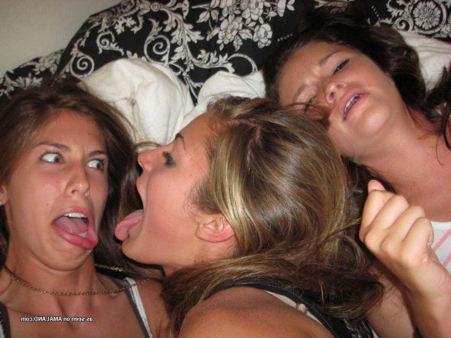16P Pictures of lesbian girls being naughty