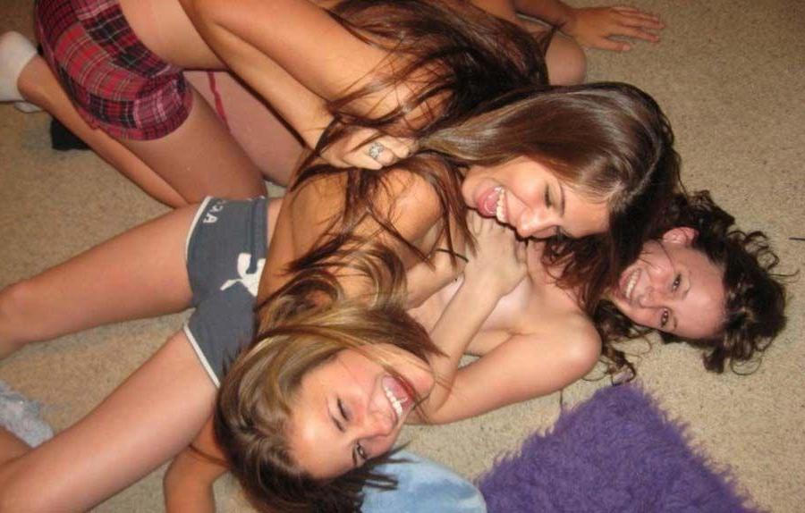 16P Pictures of lesbian girls being naughty