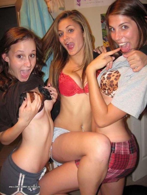 16P Pictures of lesbian girls being naughty