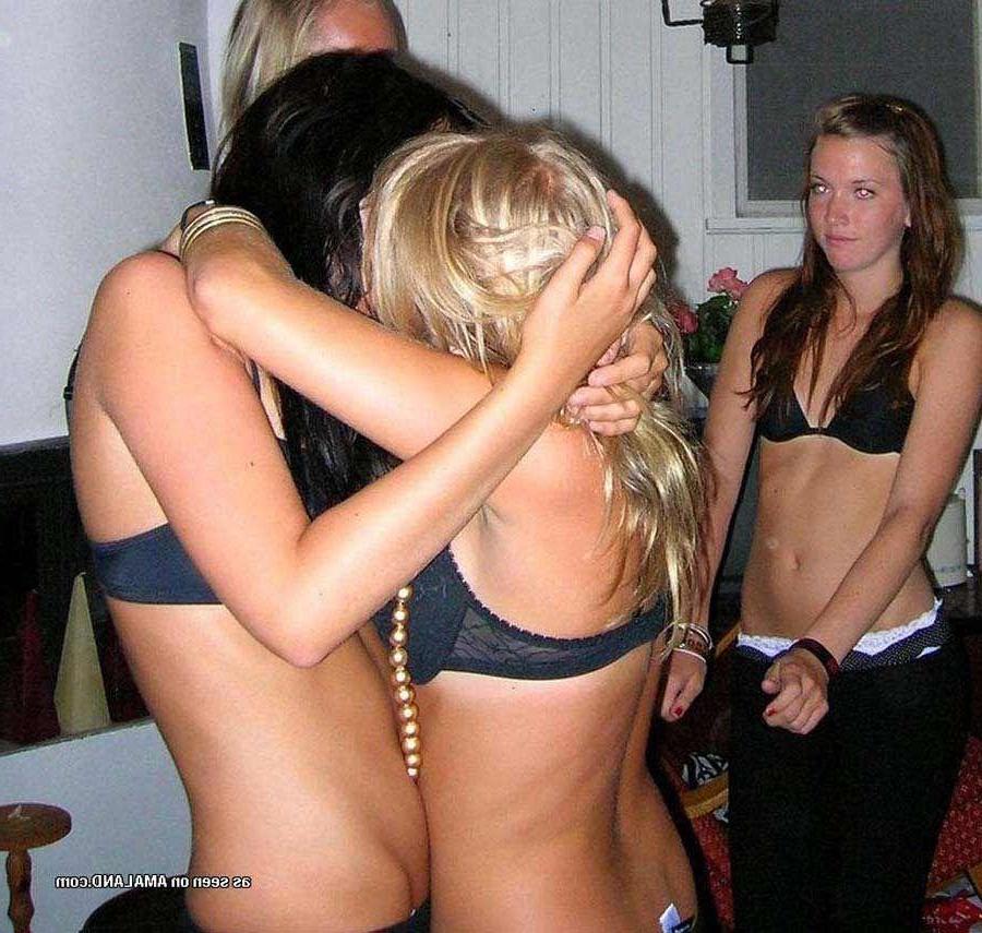 16P Pictures of hot girlfriends going lesbian