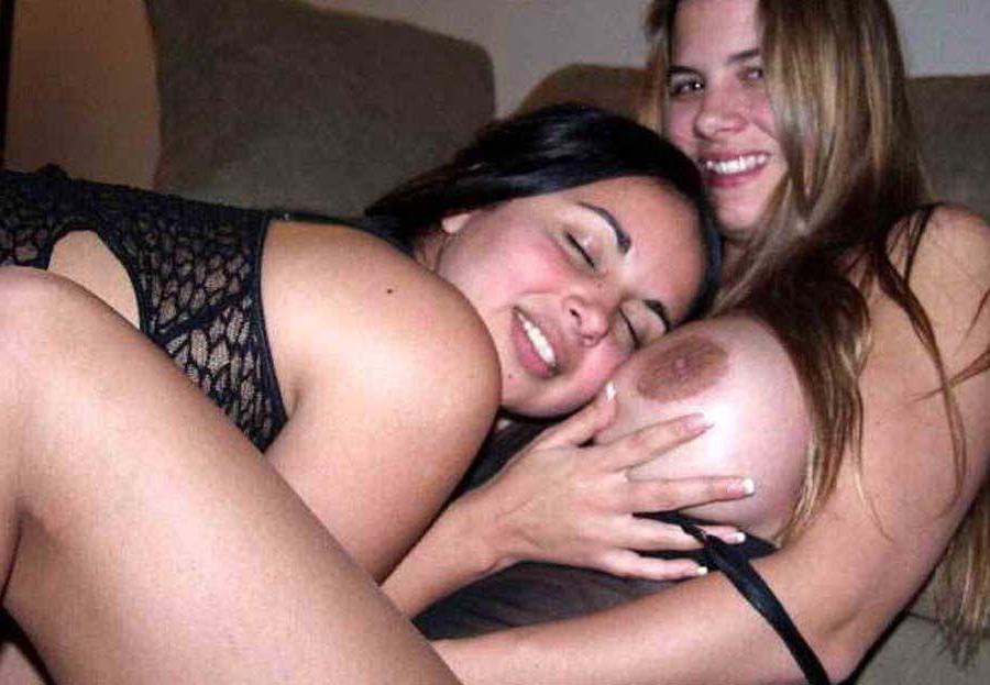 16P Pictures of horny girlfriends enjoying pussy