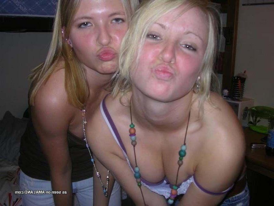 15P Pictures of hot girlfriends going lesbian