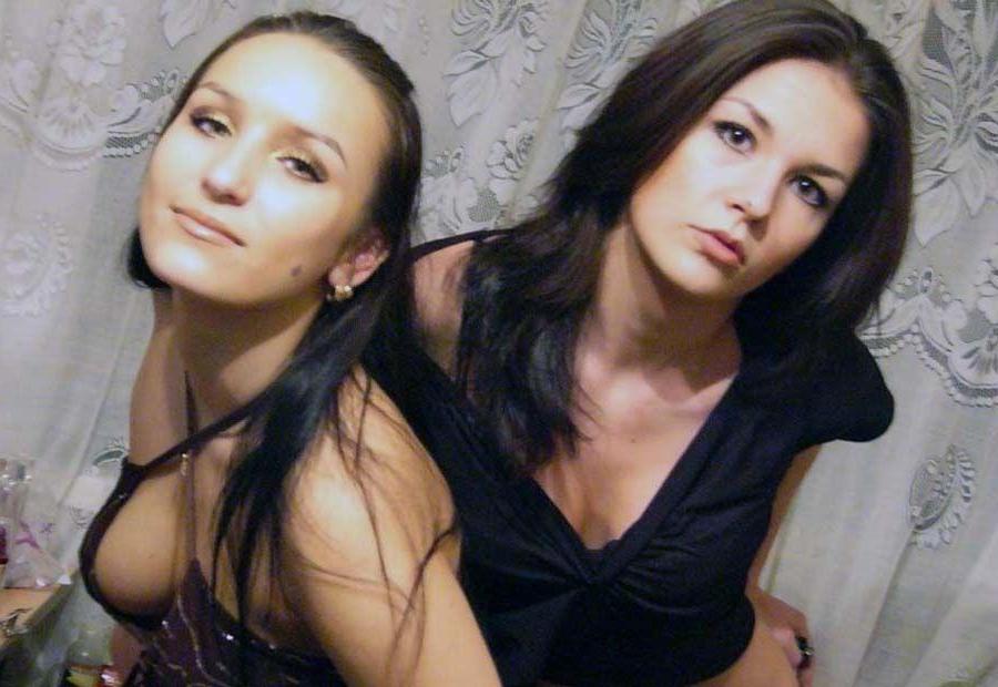 16P Pictures of two lesbian hotties going at it