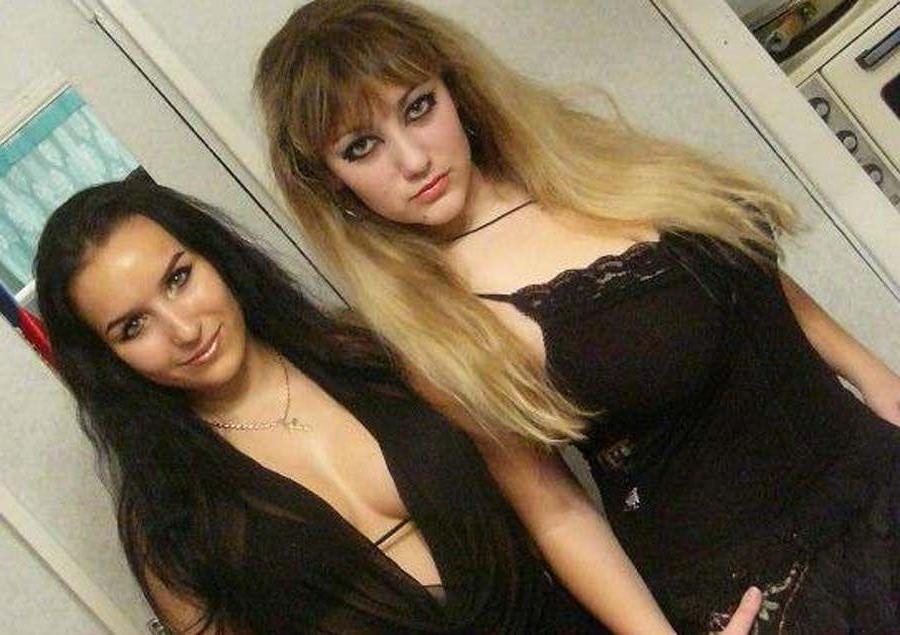 16P Pictures of two lesbian hotties going at it