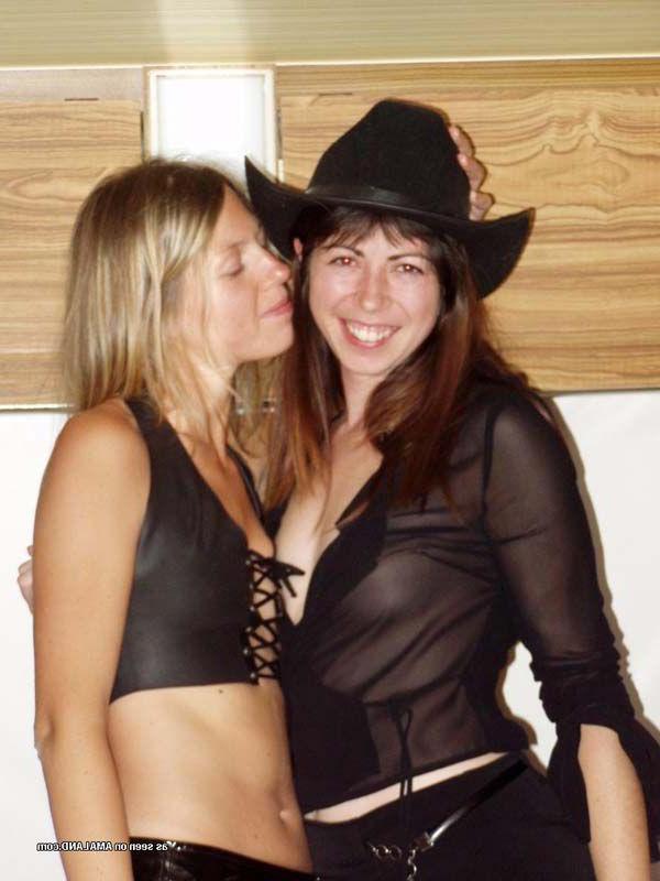 16P Pictures of hot girlfriends going lesbian