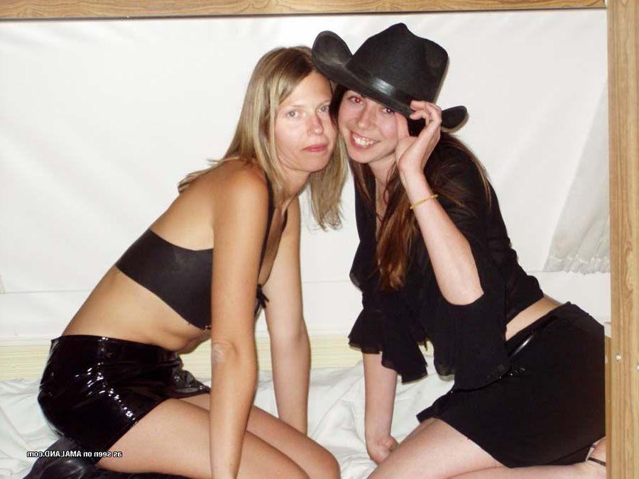 16P Pictures of hot girlfriends going lesbian