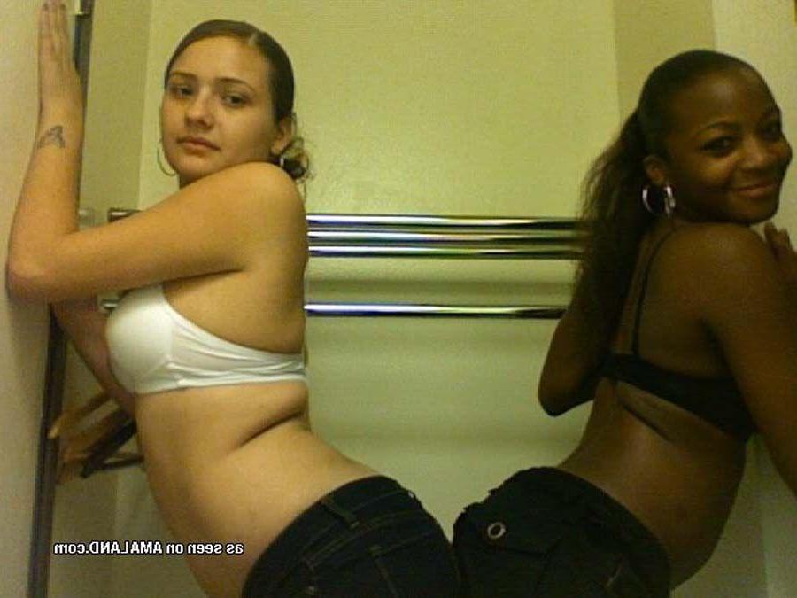 16P Pictures of lesbian girlfriends going at it