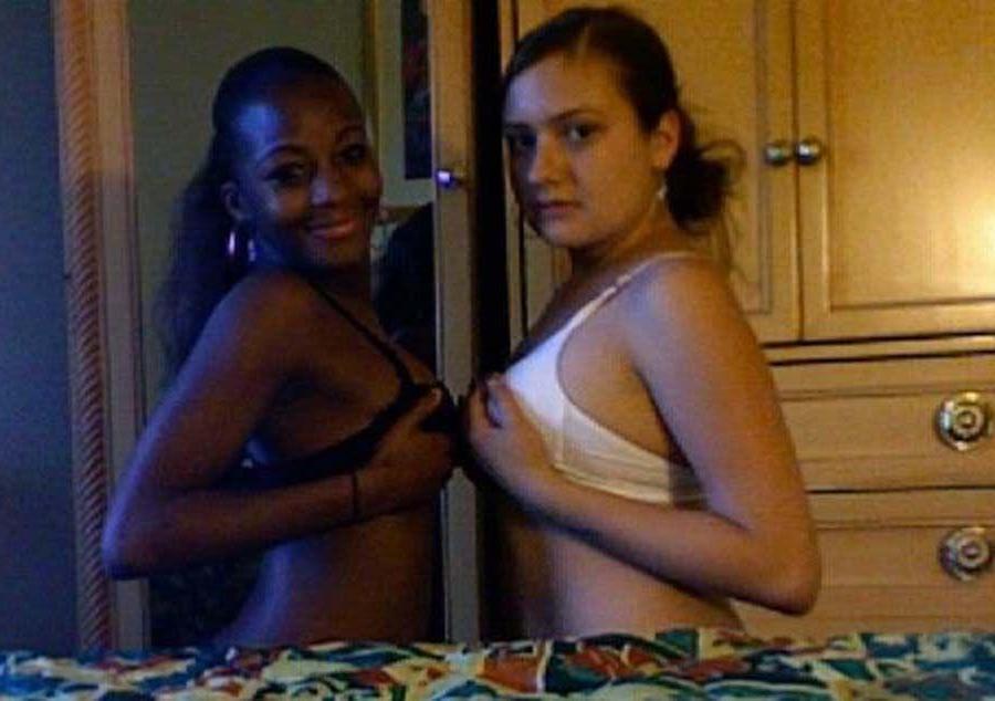 16P Pictures of lesbian girlfriends going at it