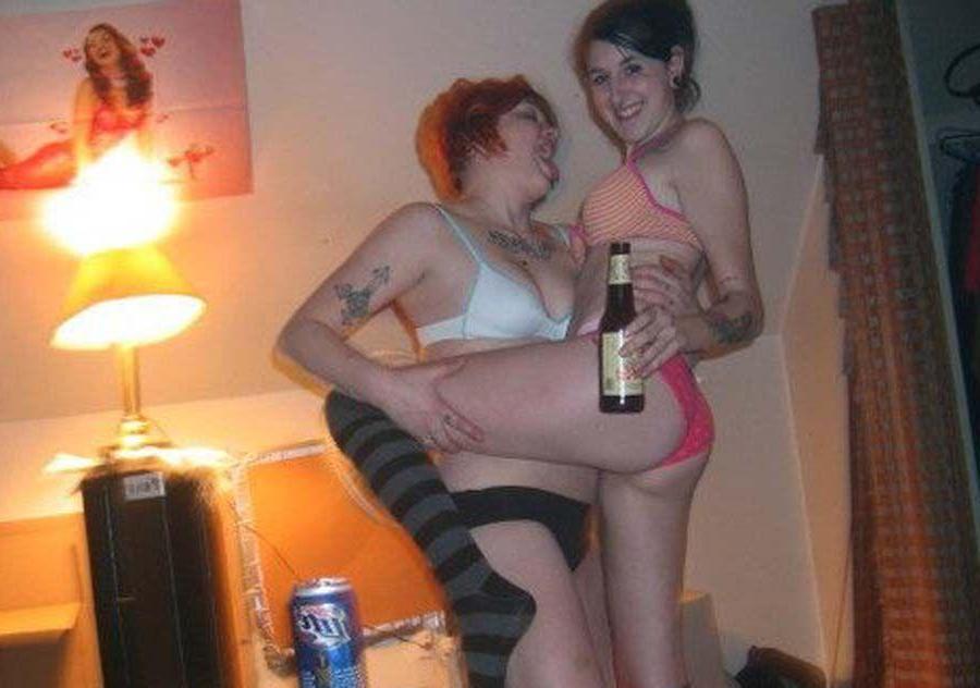 15P Pictures of horny girlfriends going lesbian