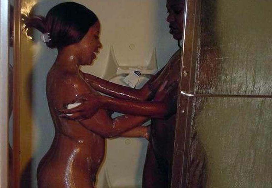 15P Pictures of incredible lesbian girls going at it