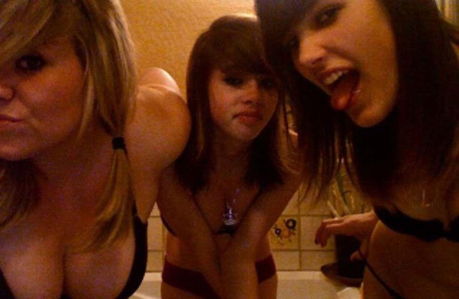 16P Pictures of sexy girlfriends going lesbian