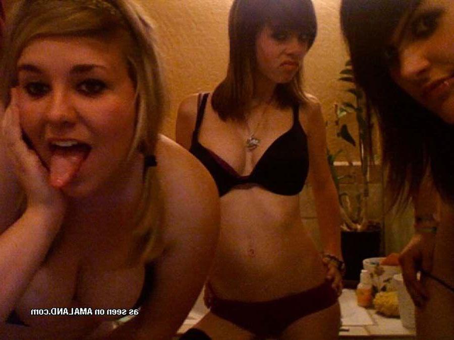 16P Pictures of sexy girlfriends going lesbian