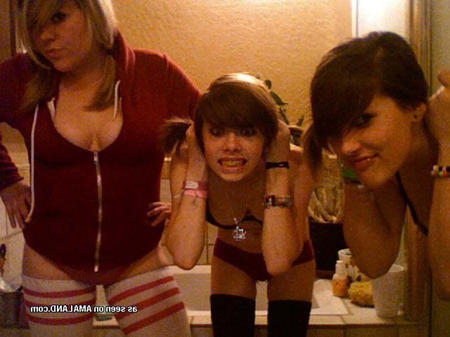 16P Pictures of sexy girlfriends going lesbian