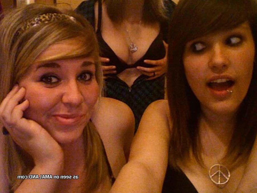 16P Pictures of sexy girlfriends going lesbian