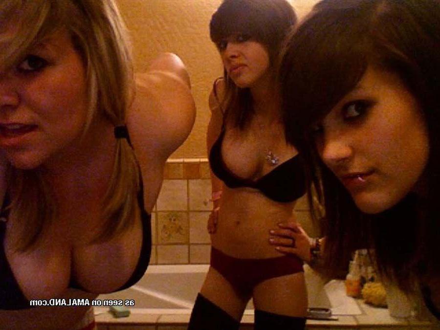 16P Pictures of sexy girlfriends going lesbian