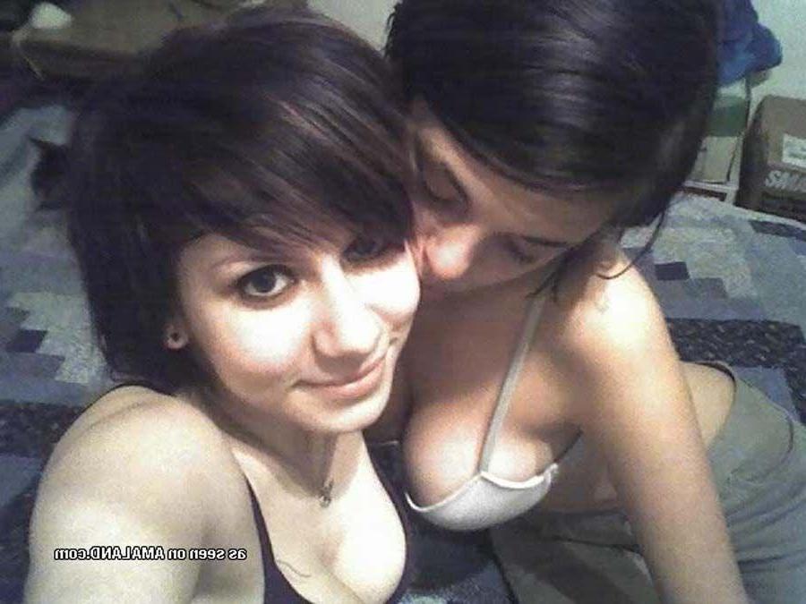 15P Pictures of hot girlfriends going lesbian