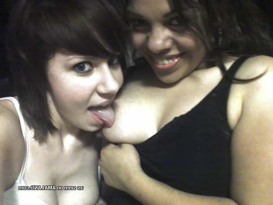 15P Pictures of hot girlfriends going lesbian