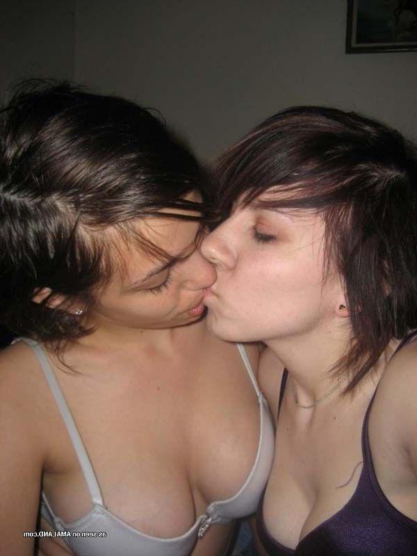 15P Pictures of hot girlfriends going lesbian