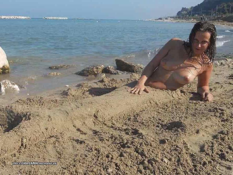 16P Pictures of hot lesbian teens on a beach