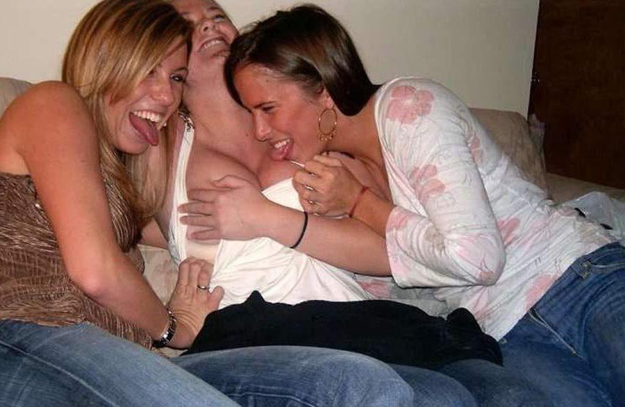 16P Pictures of wild lesbian girls going at it