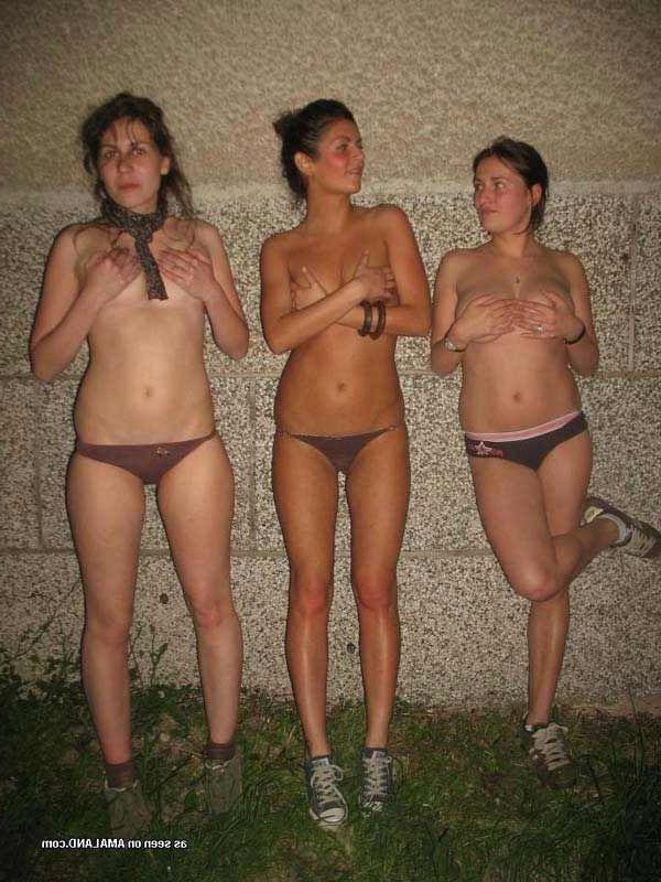16P Pictures of hot lesbian girlfriends taking their tops off outside