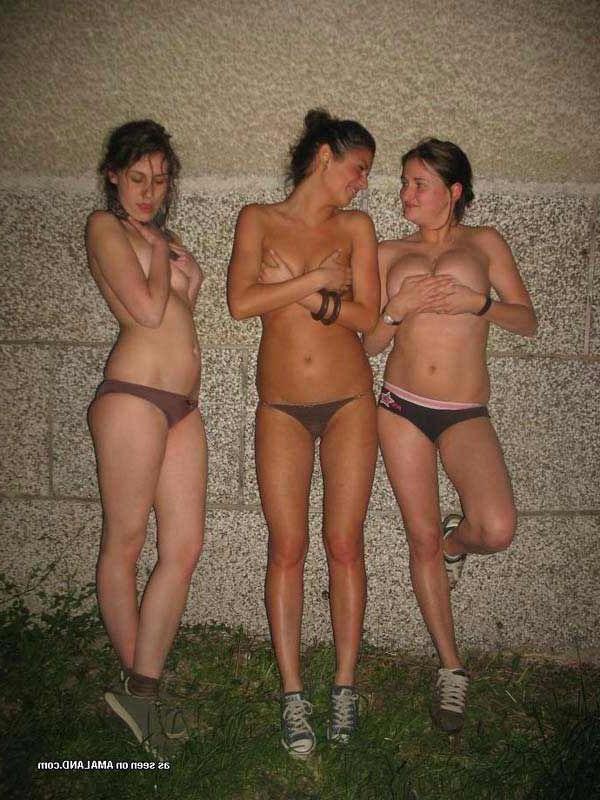 16P Pictures of hot lesbian girlfriends taking their tops off outside