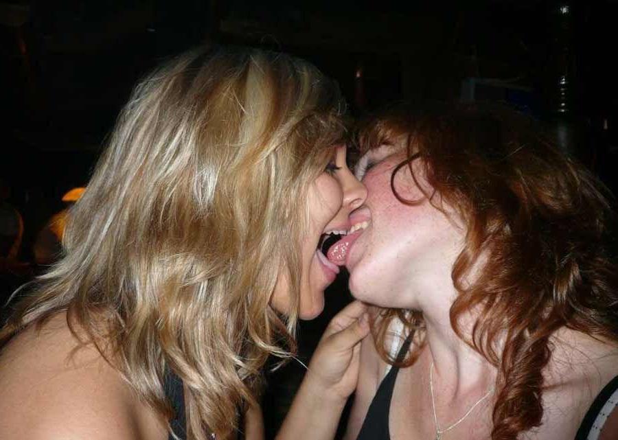 15P Pictures of lesbian teens getting wild