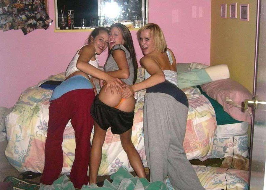 15P Pictures of hot teen girls going lesbian
