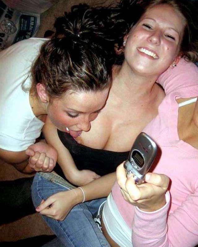 15P Pictures of hot teen girls going lesbian