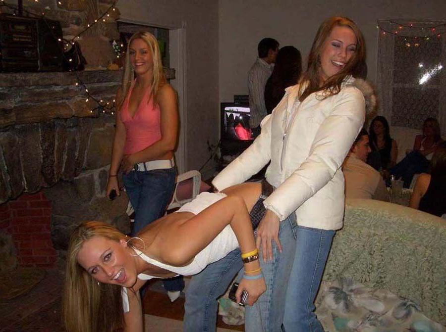 16P Pictures of wild lesbian teens going crazy