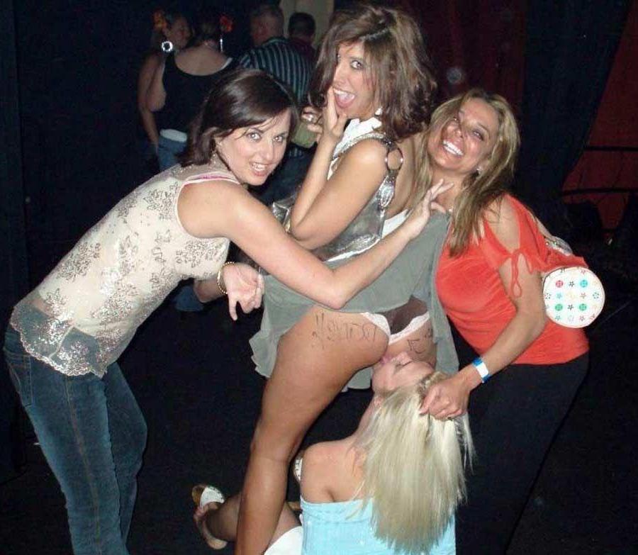 16P Pictures of wild lesbian teens going crazy