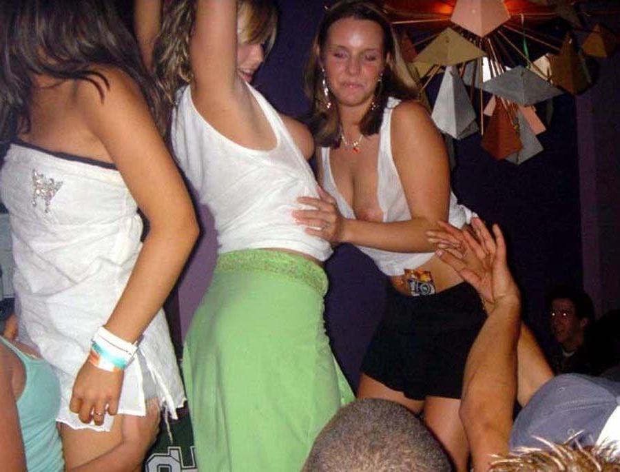 15P Pictures of drunk lesbian girls going wild