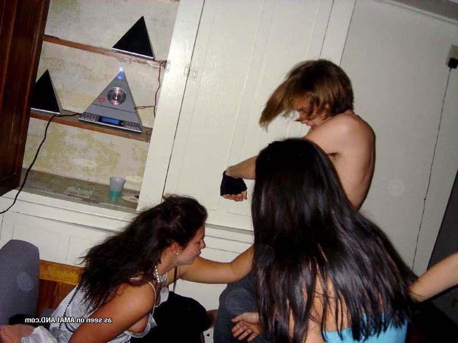 15P Pictures of drunk lesbian girls going wild
