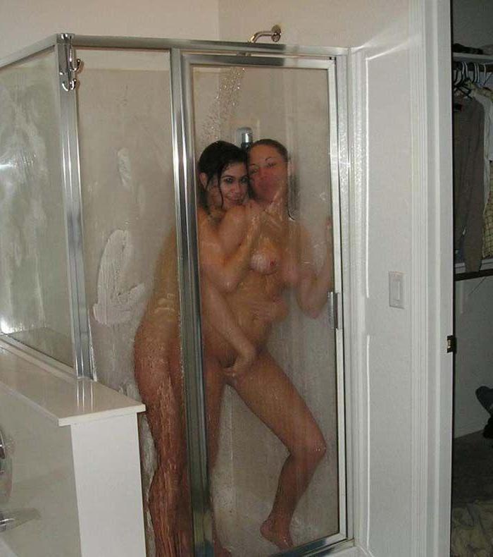 16P Pictures of lesbian girlfriends showering together