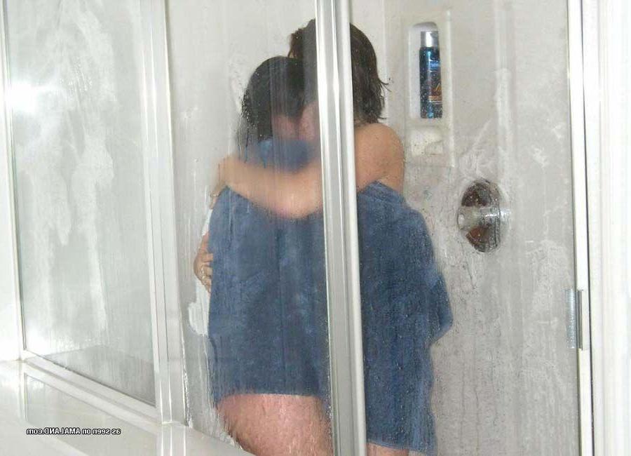 16P Pictures of lesbian girlfriends showering together