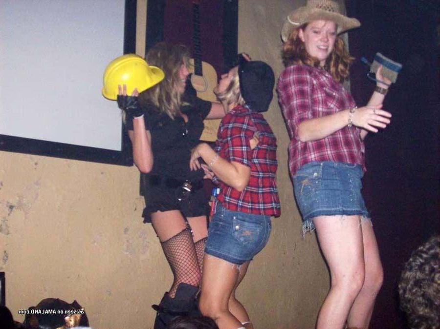 15P Pictures of drunk lesbian teens going wild
