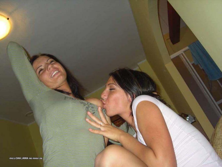 15P Pictures of drunk lesbian teens going wild