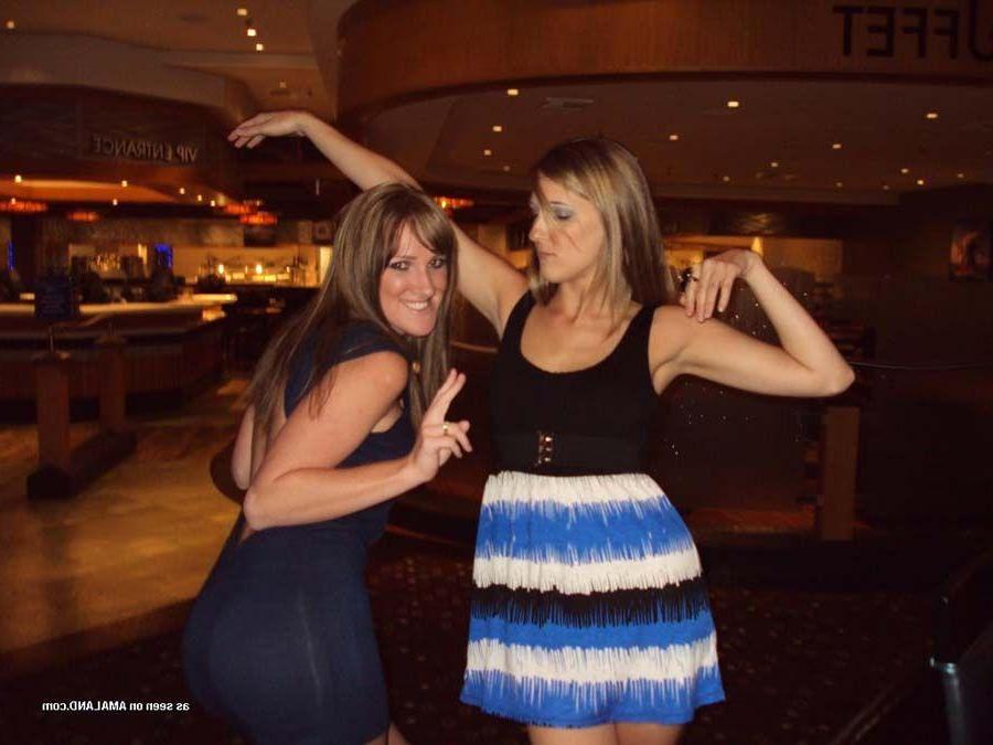 15P Pictures of lesbian girlfriends enjoying pussy and making out