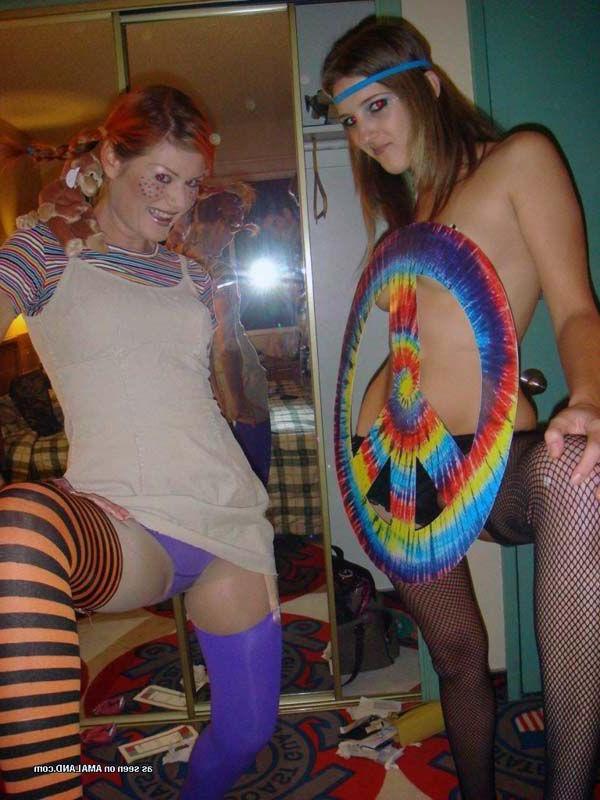 15P Pictures of lesbian girlfriends enjoying pussy and making out