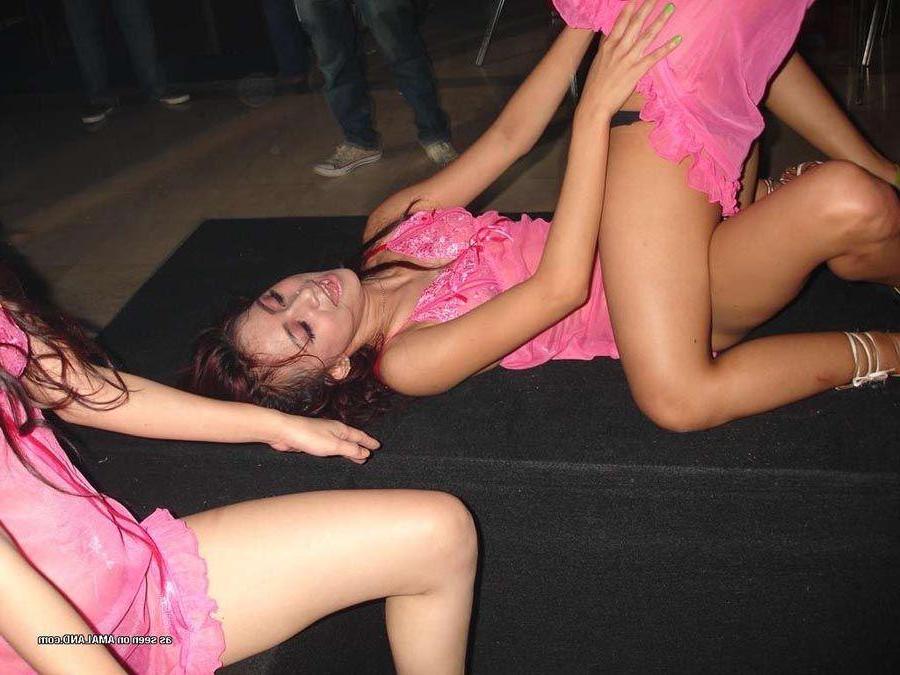 16P Pictures of hot lesbian girlfriends getting drunk and wild