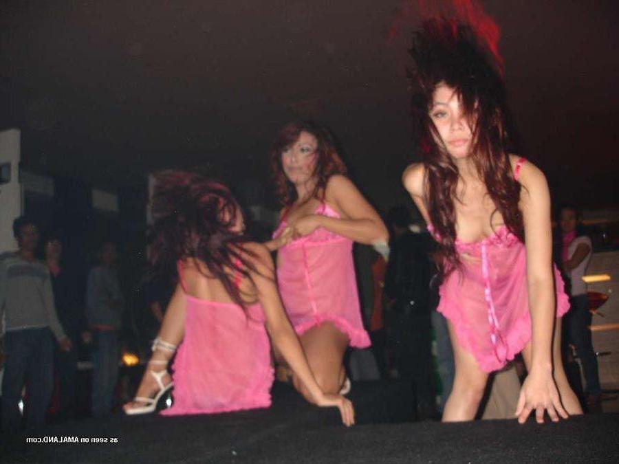 16P Pictures of hot lesbian girlfriends getting drunk and wild