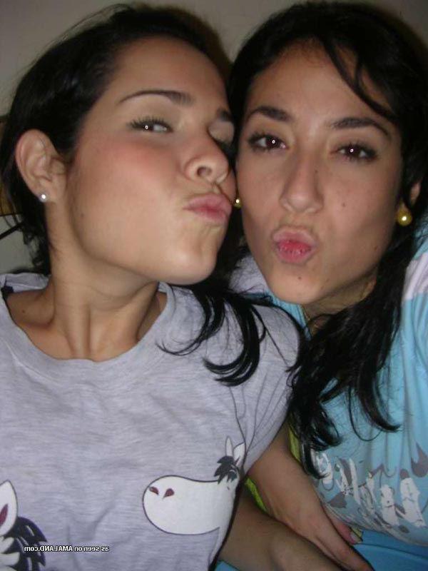 16P Pictures of lesbian girlfriends getting naughty on cam