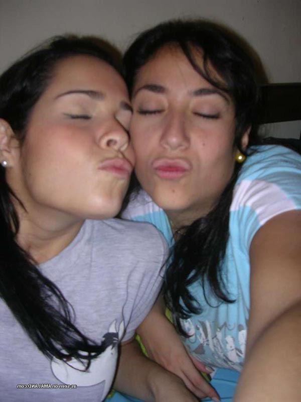 16P Pictures of lesbian girlfriends getting naughty on cam