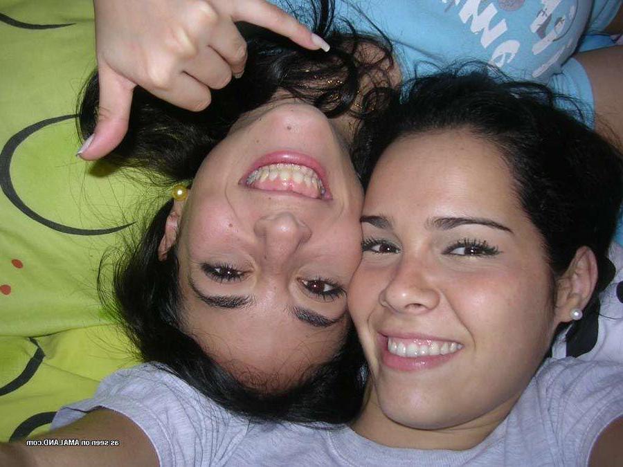 16P Pictures of lesbian girlfriends getting naughty on cam