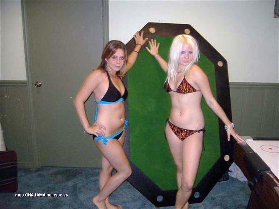 16P Pictures of lesbian girlfriends going at it