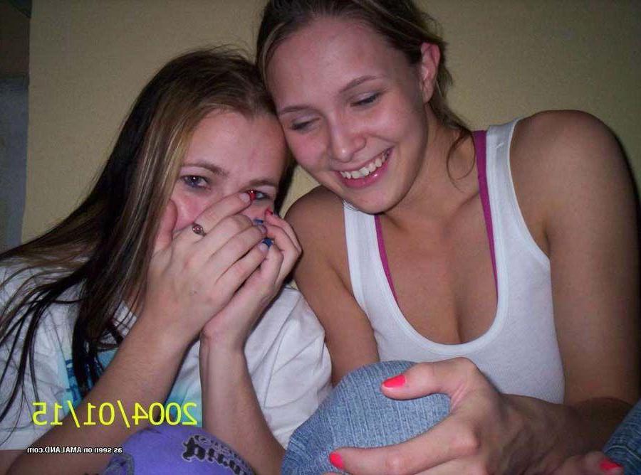 16P Pictures of lesbian girlfriends going at it