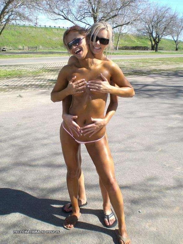16P Pictures of hot lesbian girlfriends going wild