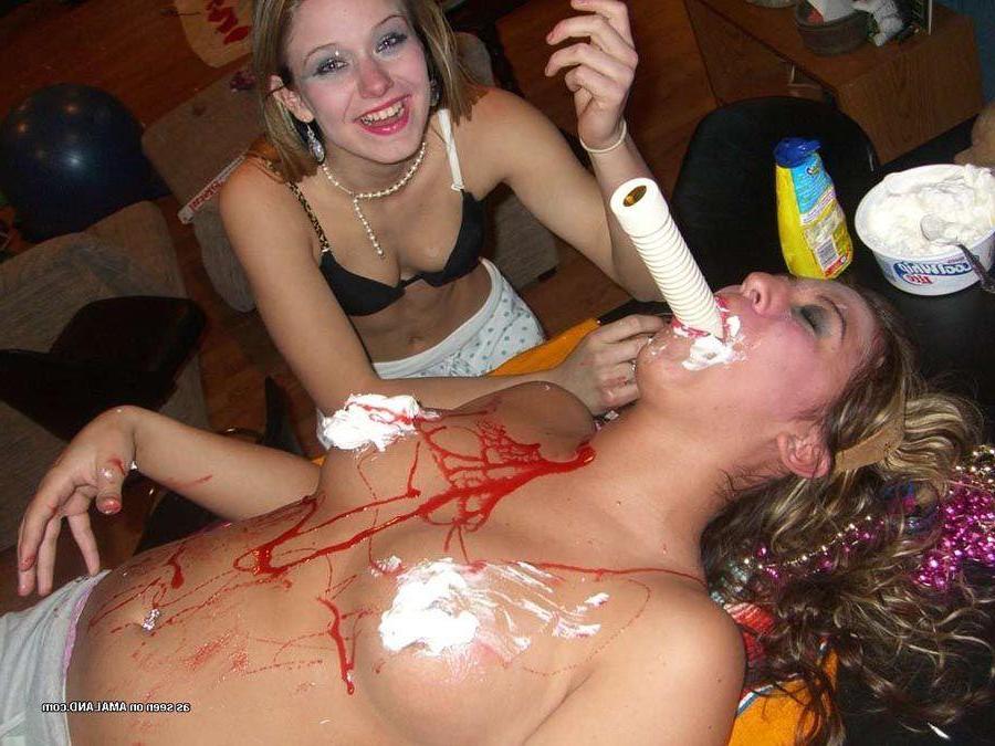 16P Pictures of lesbian amateurs going wild