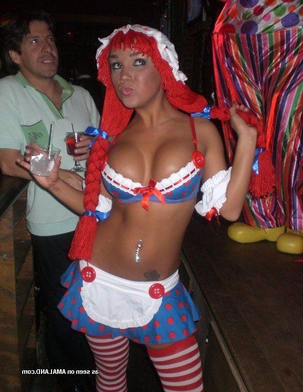 16P Pictures of wild lesbian girls going at it