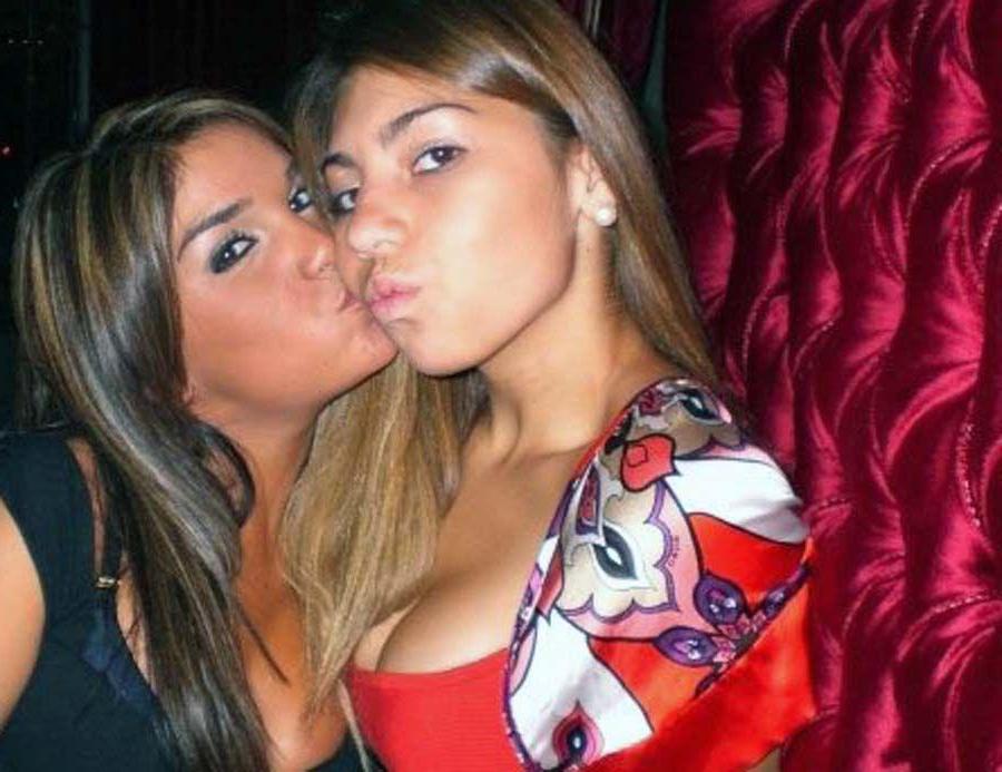 16P Pictures of wild lesbian girls going at it